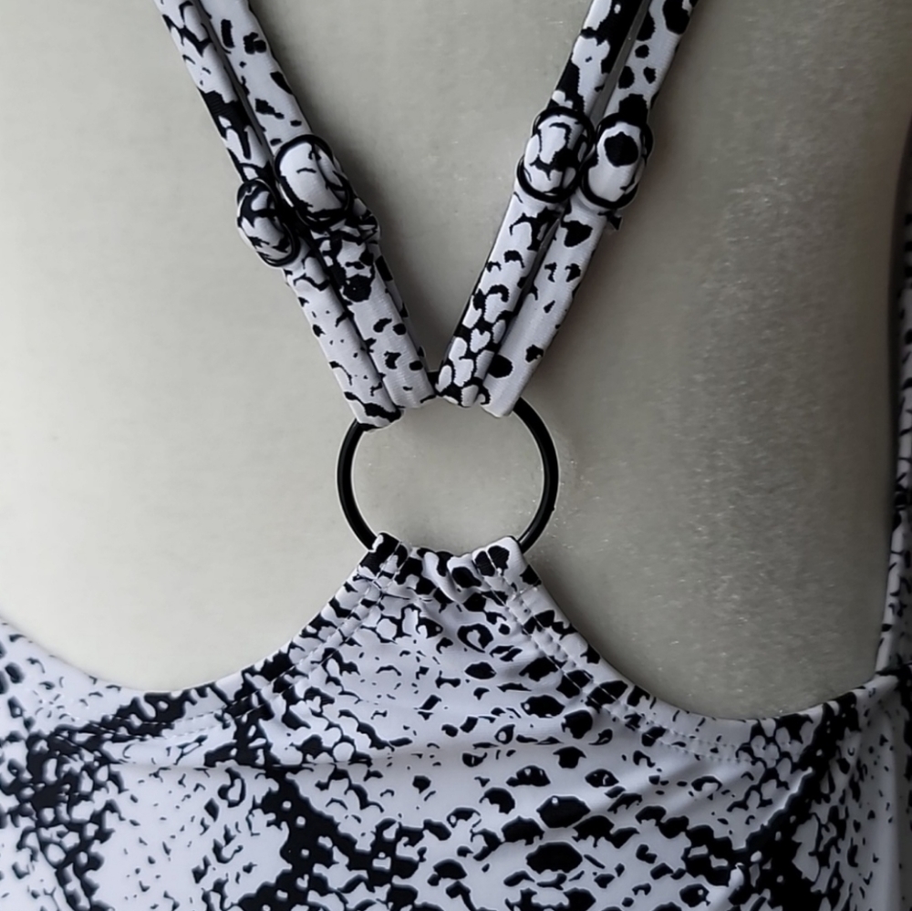 Kendall + Kylie NWT Snakeskin Print One-Piece Swimsuit Size Small In White/Black - Picture 7 of 13